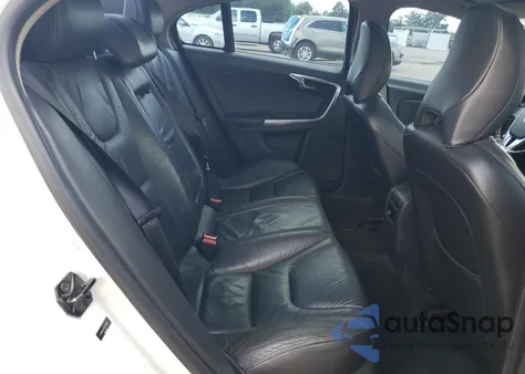 2012 Volvo S60 T5 z USA, uszkodzony, nr VIN YV1622FS7C2144401